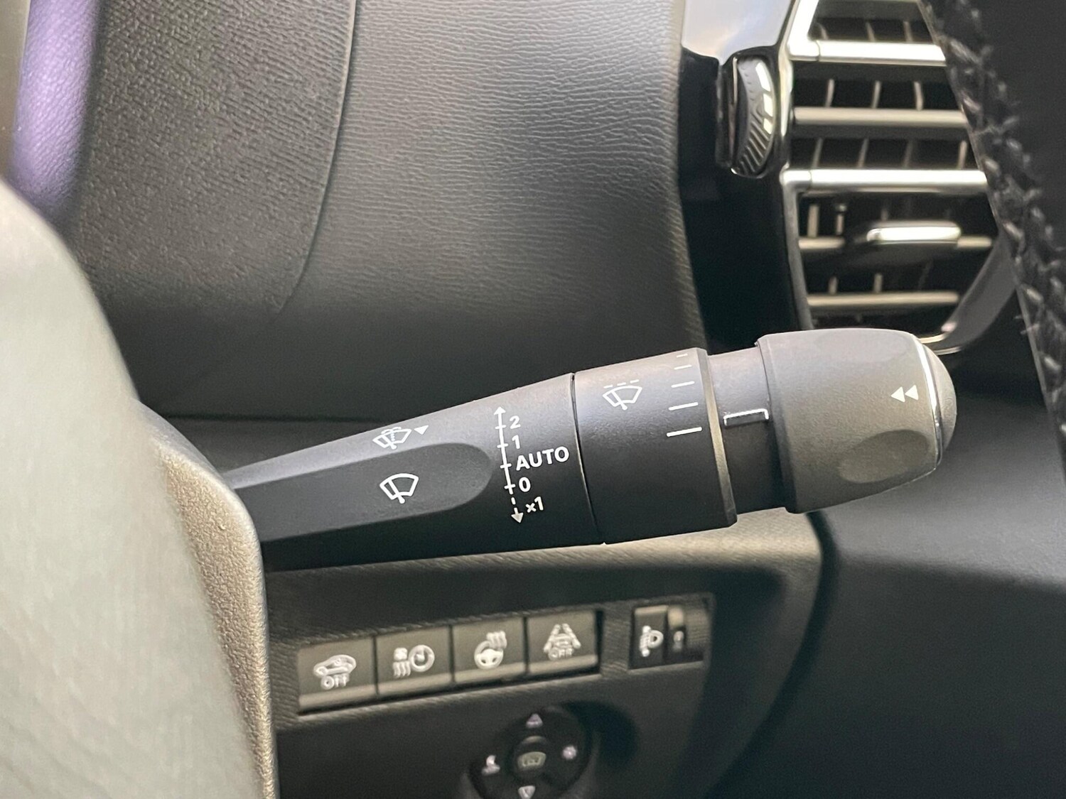 Used Citroen e-C4 2023 for sale - 76752538: Photo 42