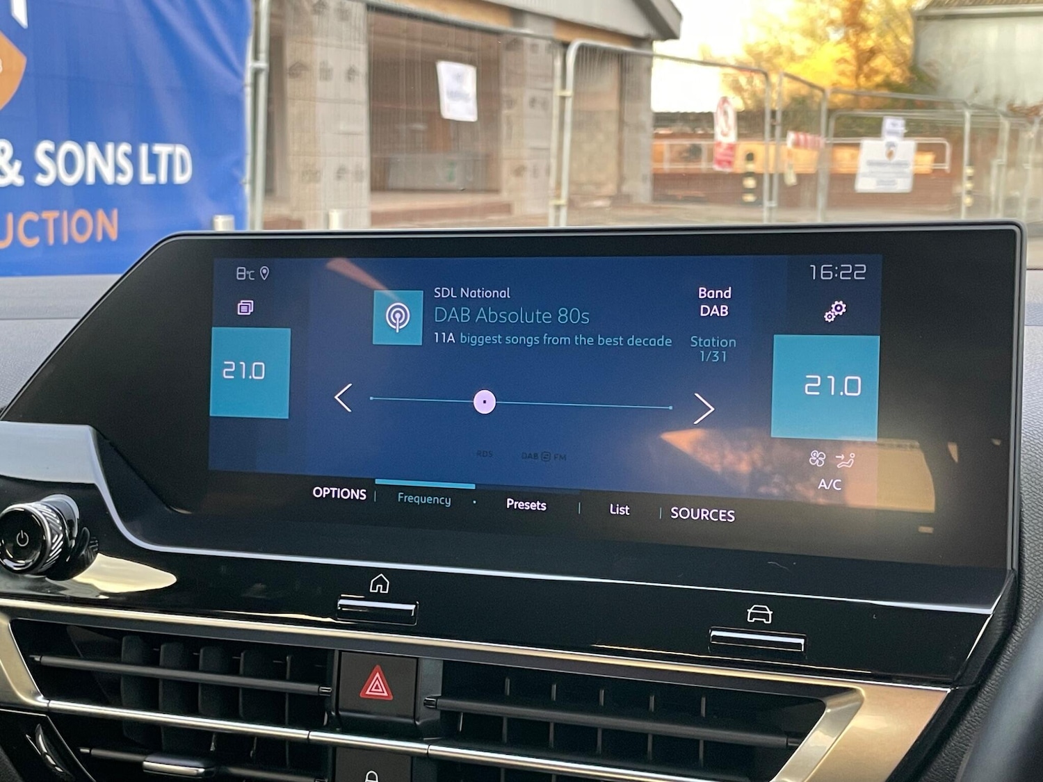 Used Citroen e-C4 2023 for sale - 76752538: Photo 44