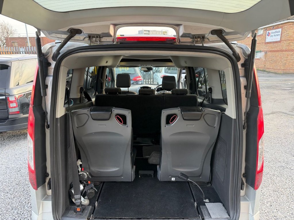 Used Ford Grand Tourneo Connect 2016 for sale - 77673521: Photo 42