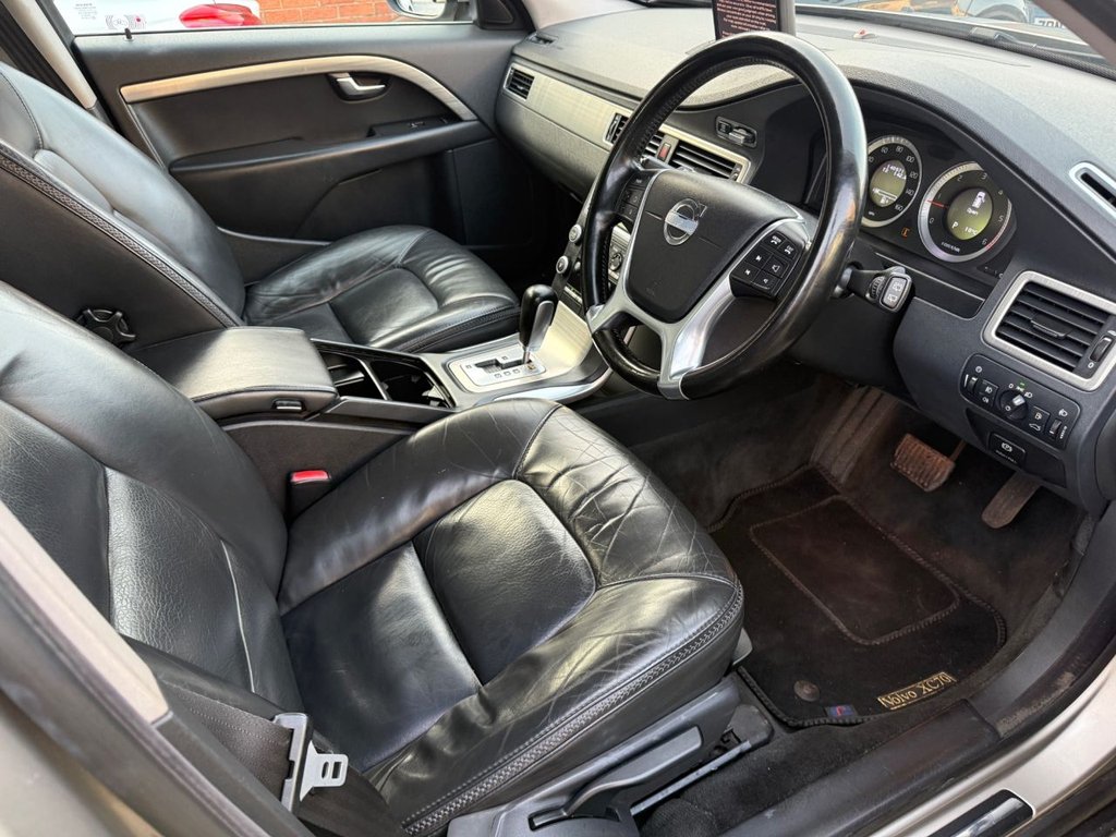 Used Volvo XC70 2010 for sale - 77990680: Photo 15
