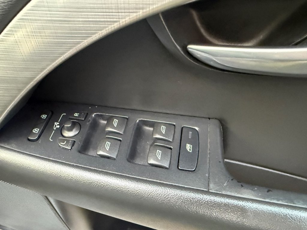 Used Volvo XC70 2010 for sale - 77990680: Photo 17