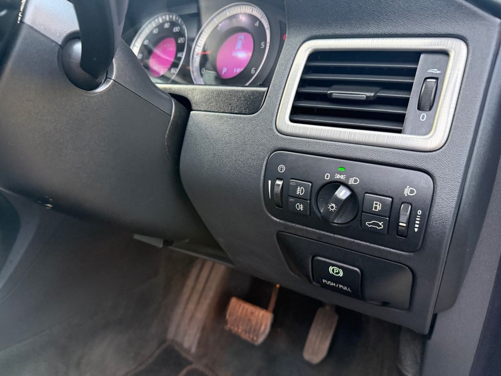 Used Volvo XC70 2010 for sale - 77990680: Photo 22