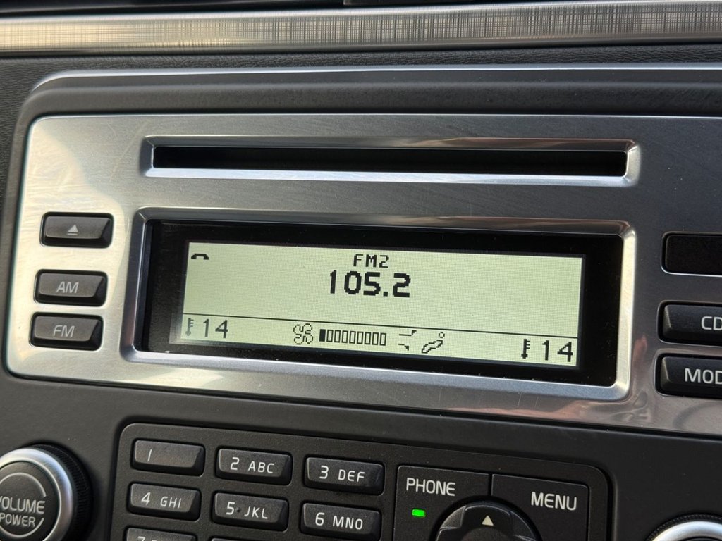 Used Volvo XC70 2010 for sale - 77990680: Photo 24