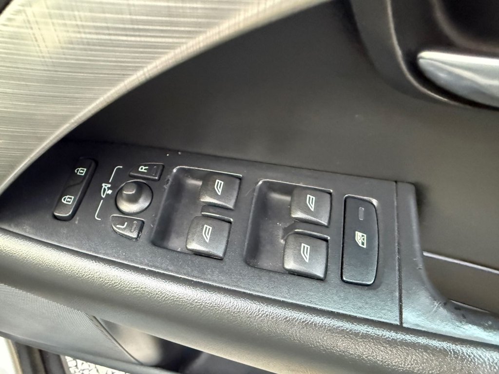 Used Volvo XC70 2010 for sale - 77990680: Photo 29