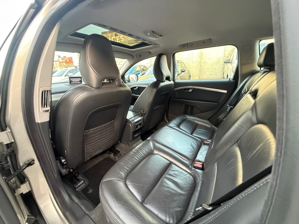 Used Volvo XC70 2010 for sale - 77990680: Photo 39