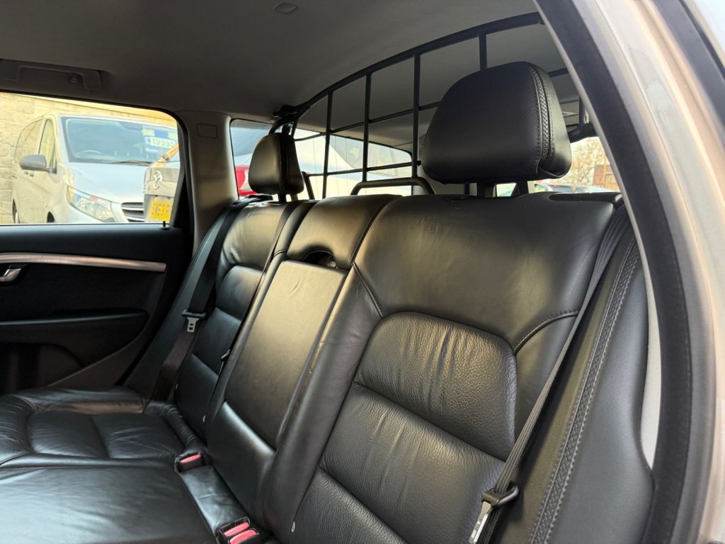 Used Volvo XC70 2010 for sale - 77990680: Photo 40