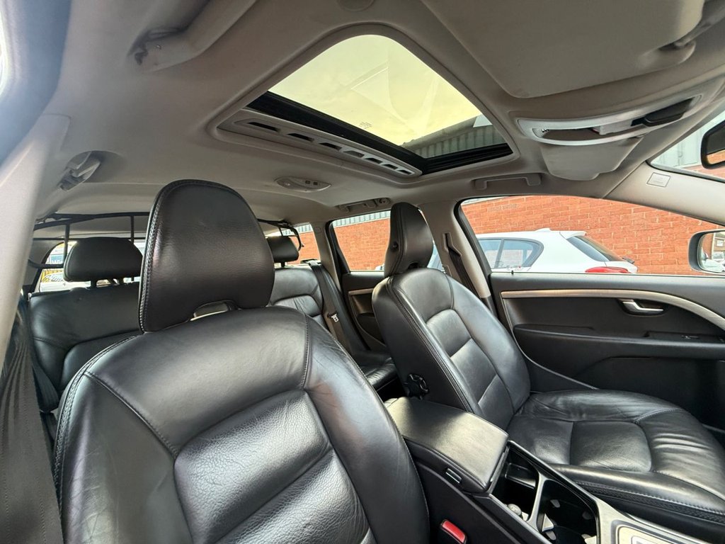 Used Volvo XC70 2010 for sale - 77990680: Photo 7