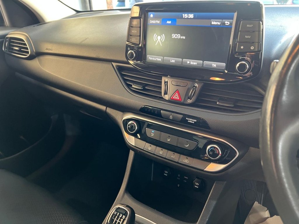 Used Hyundai i30 2018 for sale - 77673679: Photo 24