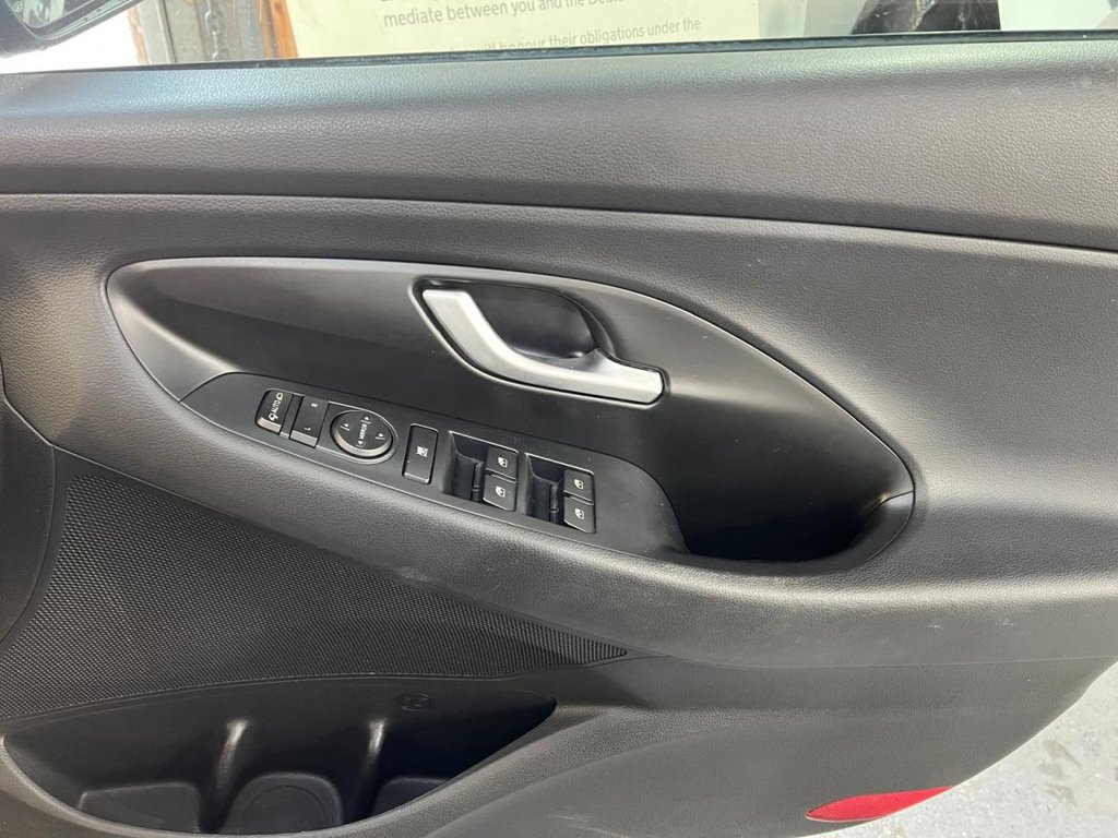 Used Hyundai i30 2018 for sale - 77673679: Photo 27