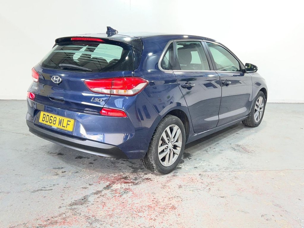 Used Hyundai i30 2018 for sale - 77673679: Photo 8