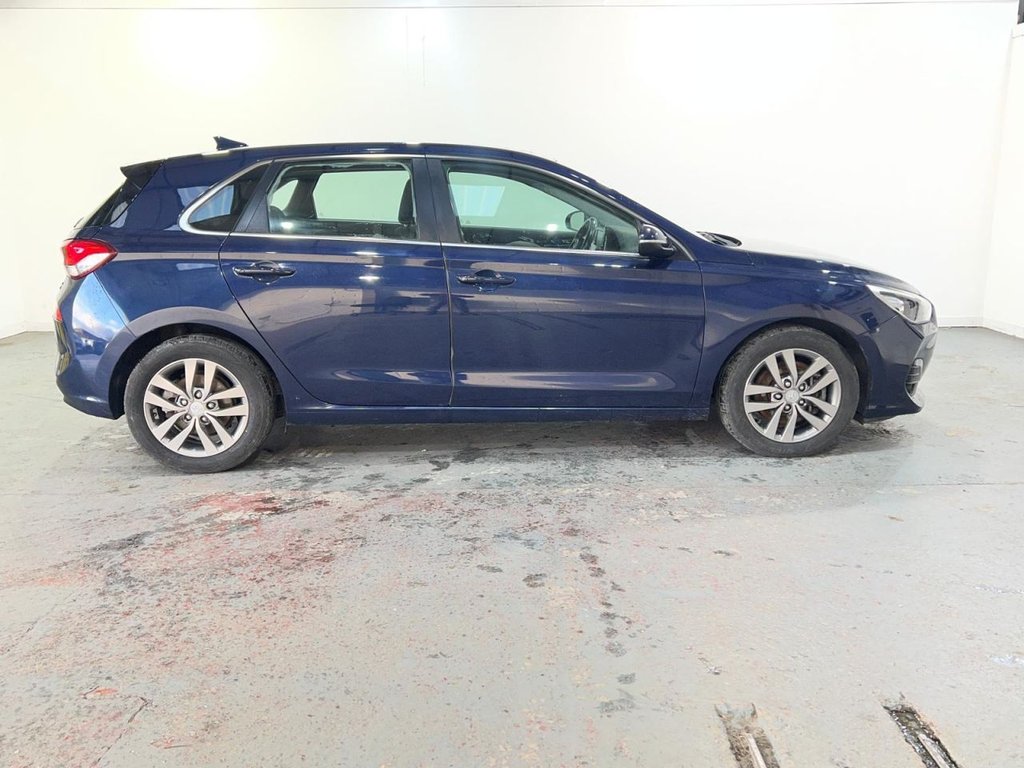 Used Hyundai i30 2018 for sale - 77673679: Photo 9