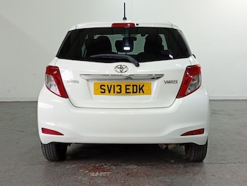 Used Toyota Yaris 2013 for sale - 75876236: Photo