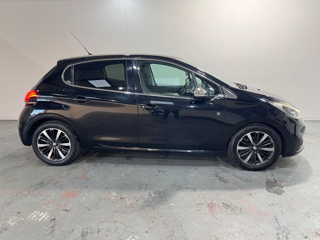 Used Peugeot 208 2018 for sale - 77673675: Photo 9