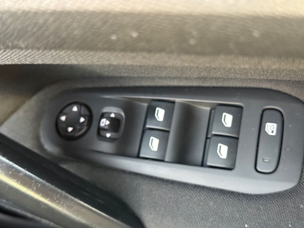 Used Peugeot 308 2017 for sale - 77991061: Photo 33