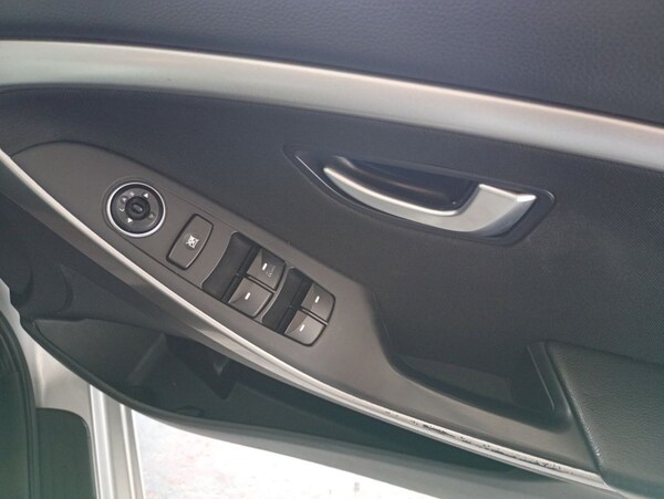 Used Hyundai i30 2013 for sale - 76092383: Photo 20