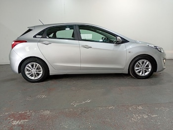 Used Hyundai i30 2013 for sale - 76092383: Photo 2