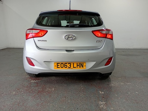 Used Hyundai i30 2013 for sale - 76092383: Photo 4