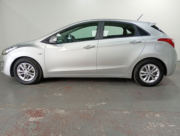 Used Hyundai i30 2013 for sale - 76092383: Photo 6