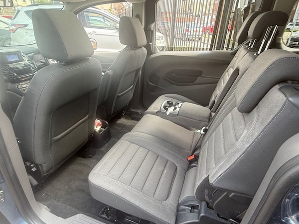 Used Ford Grand Tourneo Connect 2020 for sale - 76105395: Photo 21