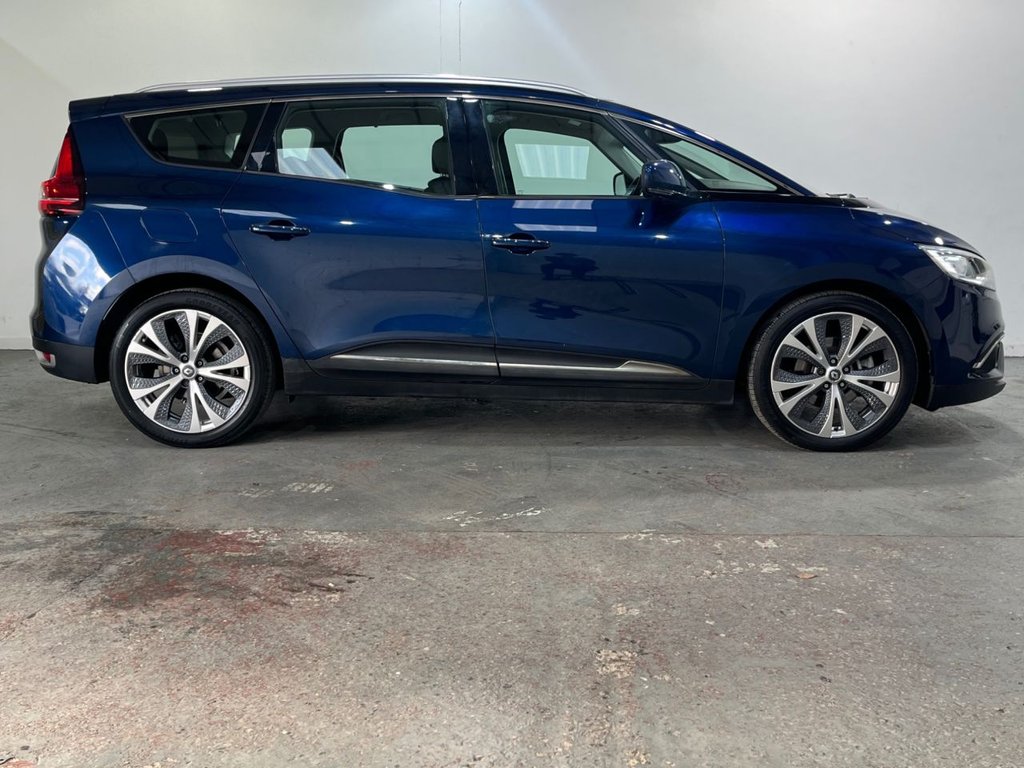 Used Renault Grand Scenic 2017 for sale - 77673452: Photo 11