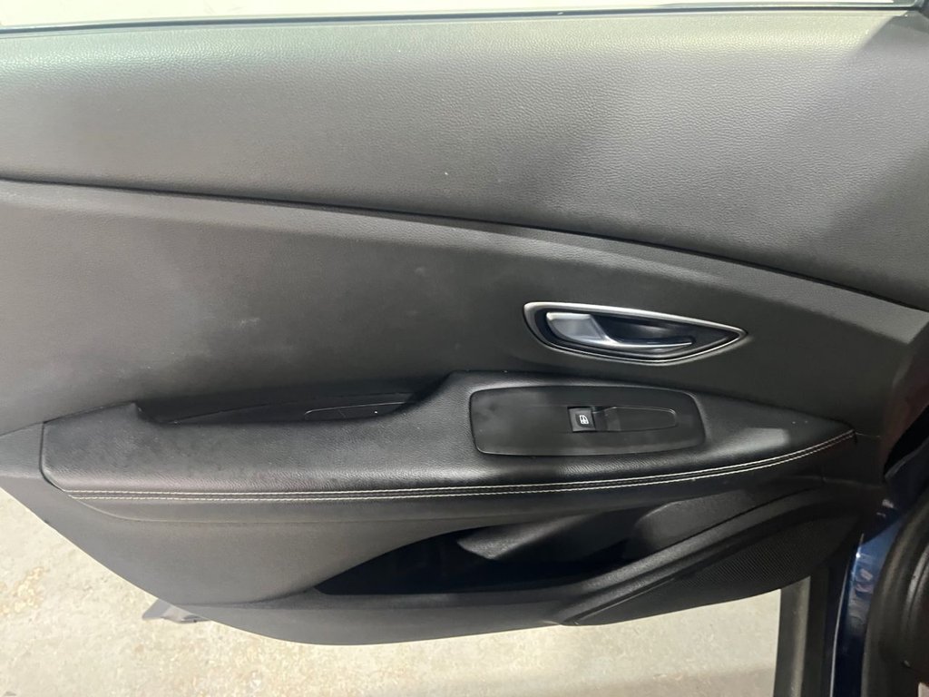 Used Renault Grand Scenic 2017 for sale - 77673452: Photo 18