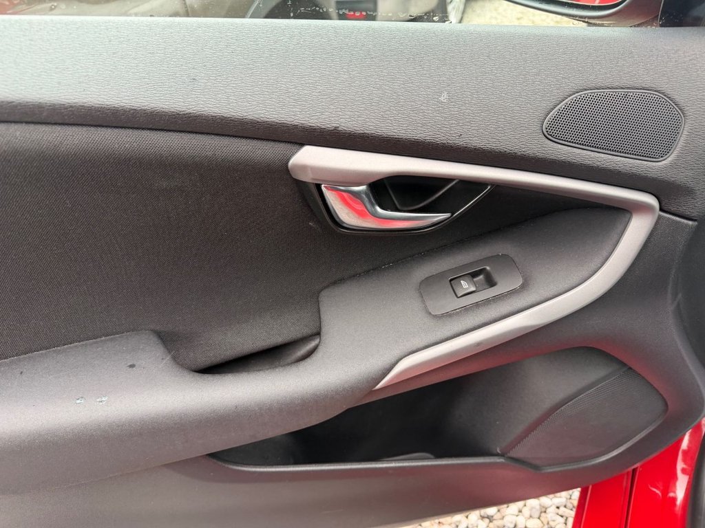 Used Volvo V40 2015 for sale - 77904764: Photo 28