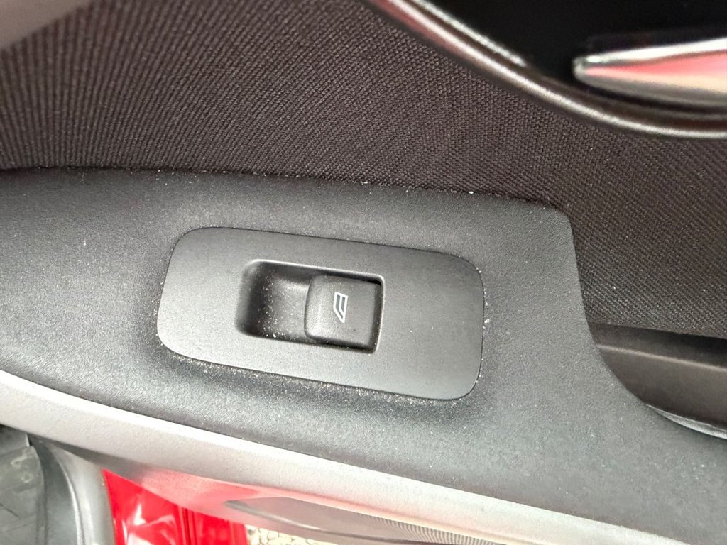 Used Volvo V40 2015 for sale - 77904764: Photo 47