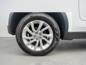 Used Land Rover Discovery Sport 2017 for sale - 78631752: Photo