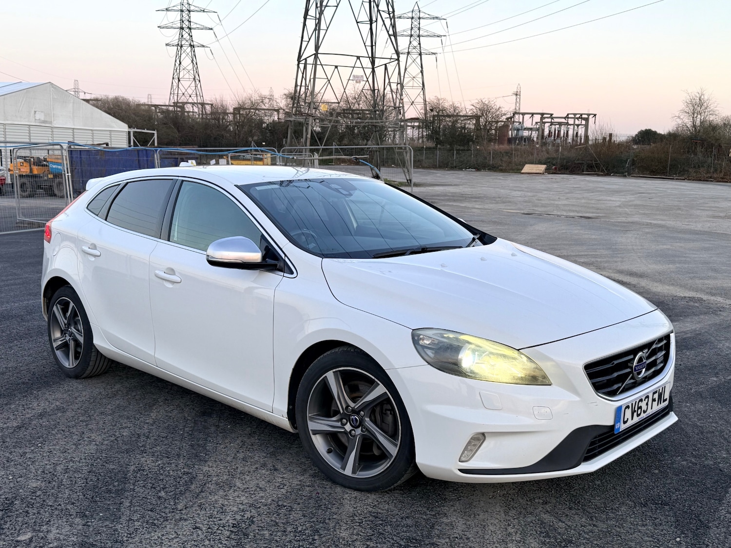 Used Volvo V40 2013 for sale - 77921087: Photo 2