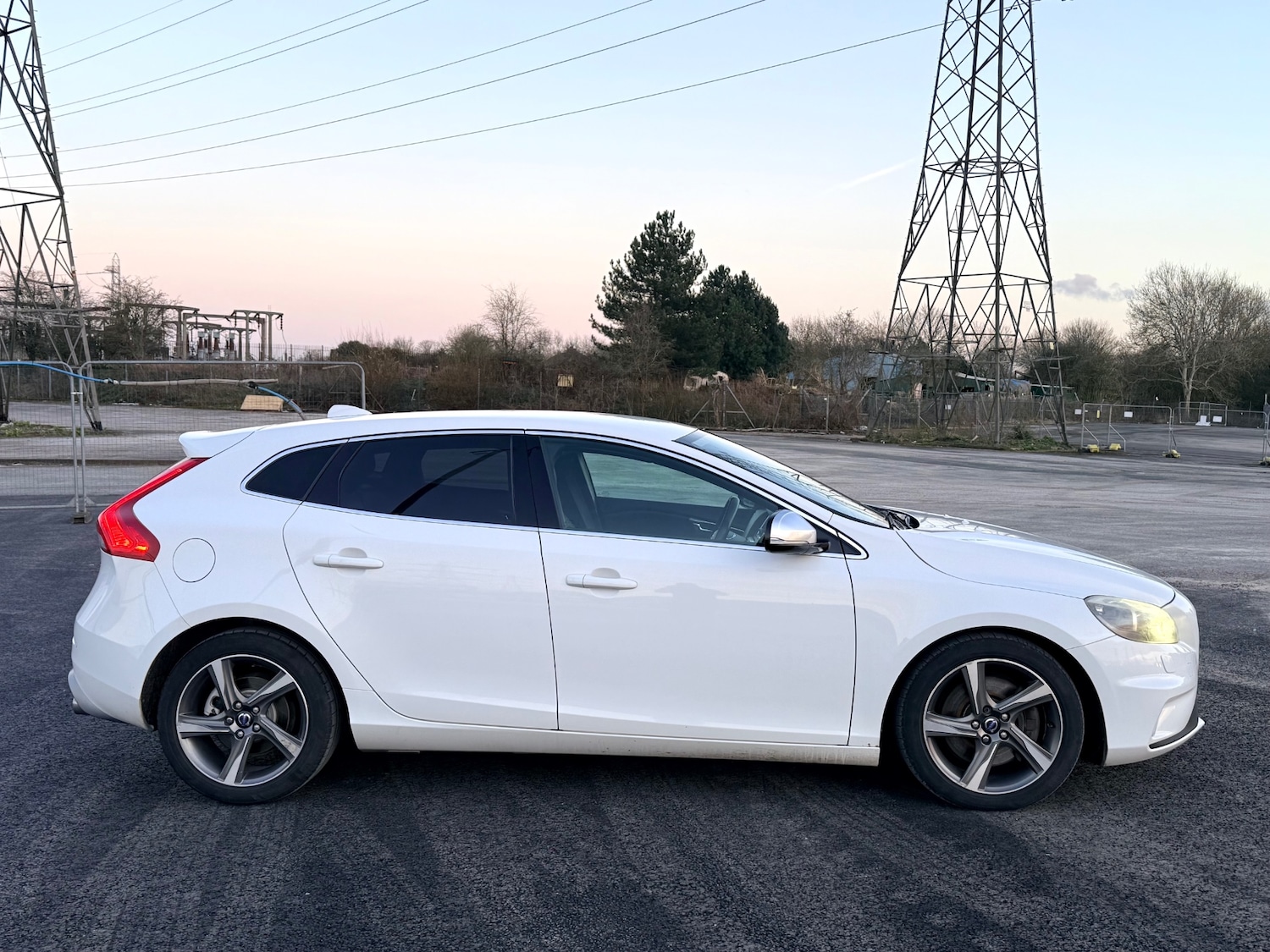 Used Volvo V40 2013 for sale - 77921087: Photo 4