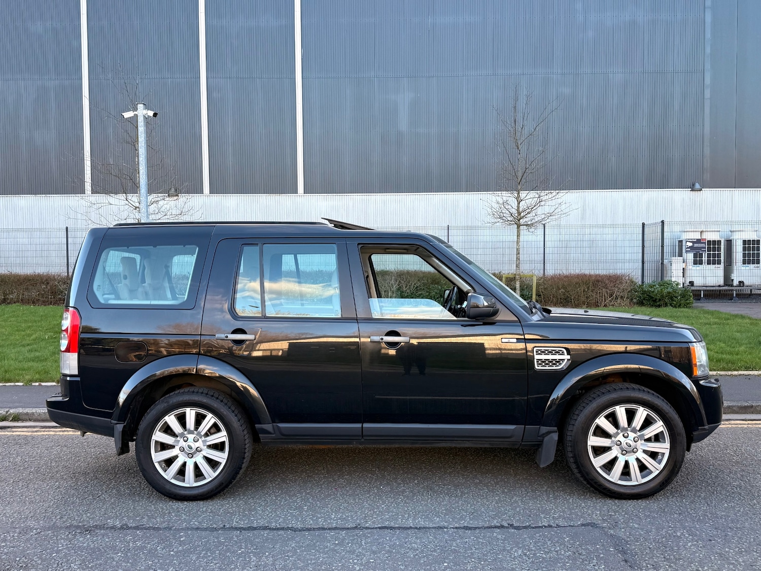 Used Land Rover Discovery 2012 for sale - 77045793: Photo 2