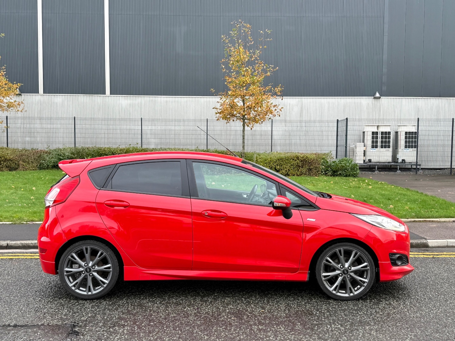 Used Ford Fiesta 2017 for sale - 76461271: Photo 2