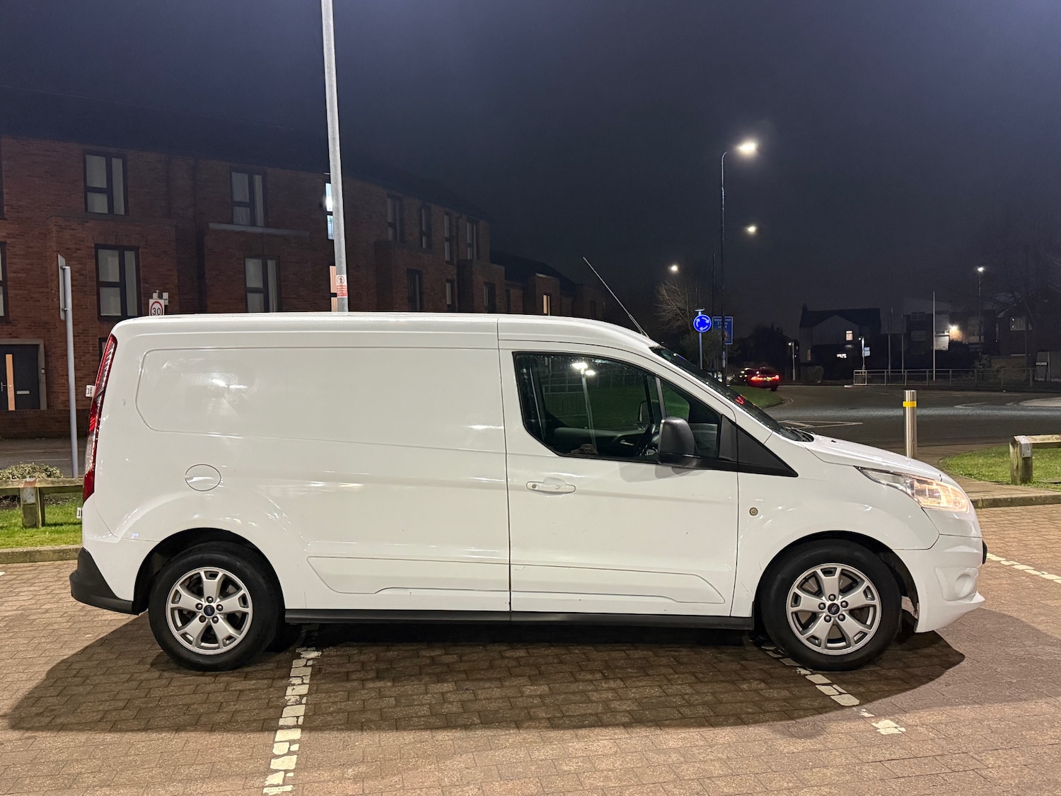 Used Ford Transit Connect 2017 for sale - 77385379: Photo 2