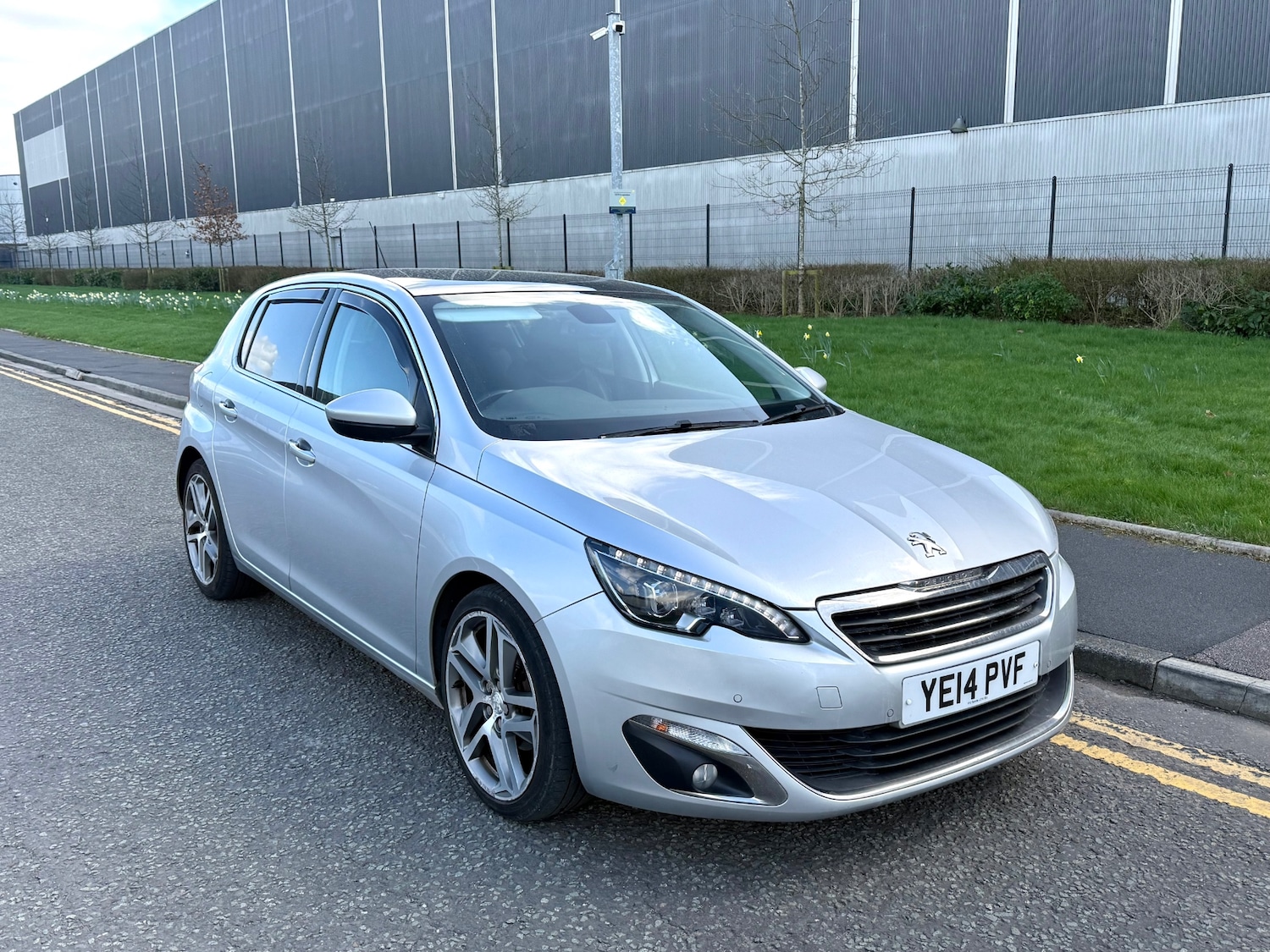 Used Peugeot 308 2014 for sale - 77836464: Photo 10