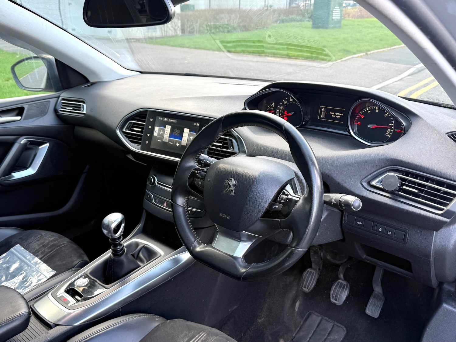 Used Peugeot 308 2014 for sale - 77836464: Photo 12