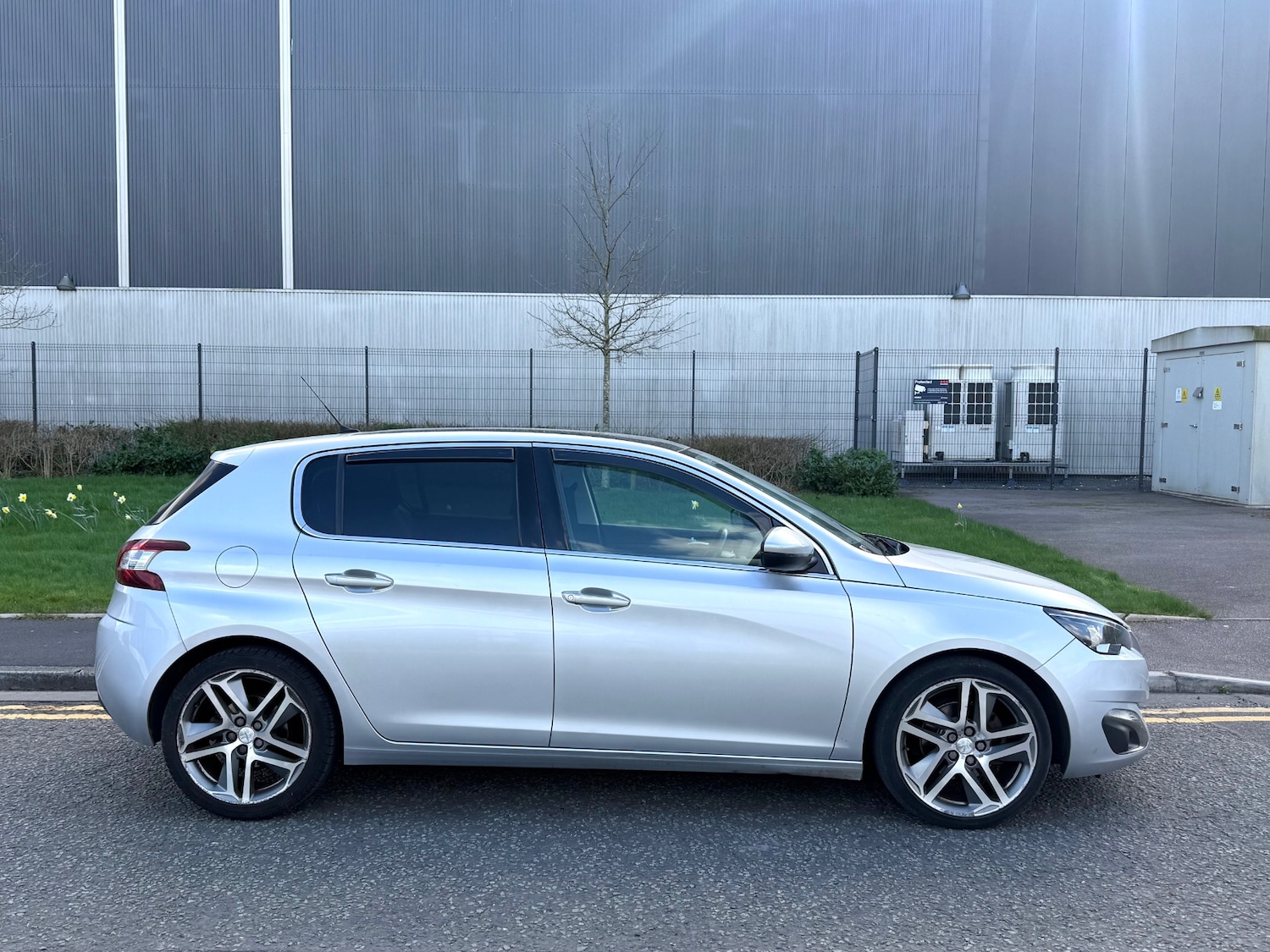 Used Peugeot 308 2014 for sale - 77836464: Photo 3