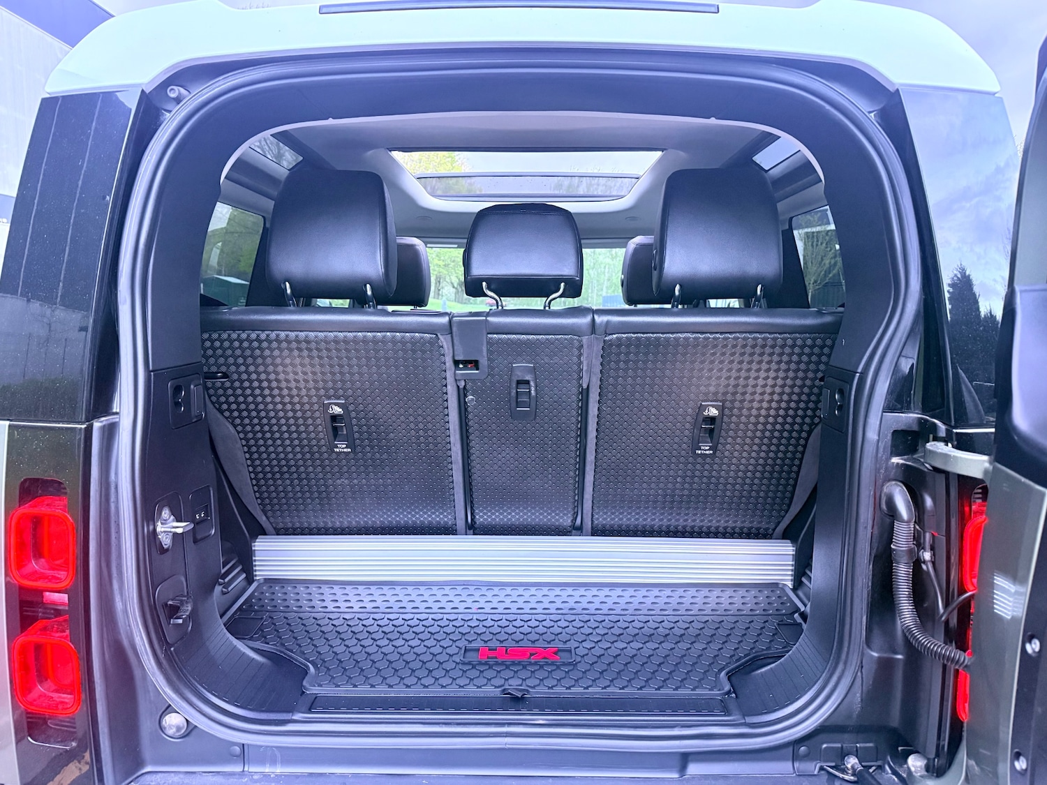 Used Land Rover Defender 2021 for sale - 78213730: Photo 12