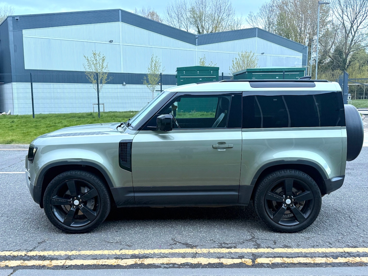 Used Land Rover Defender 2021 for sale - 78213730: Photo 6