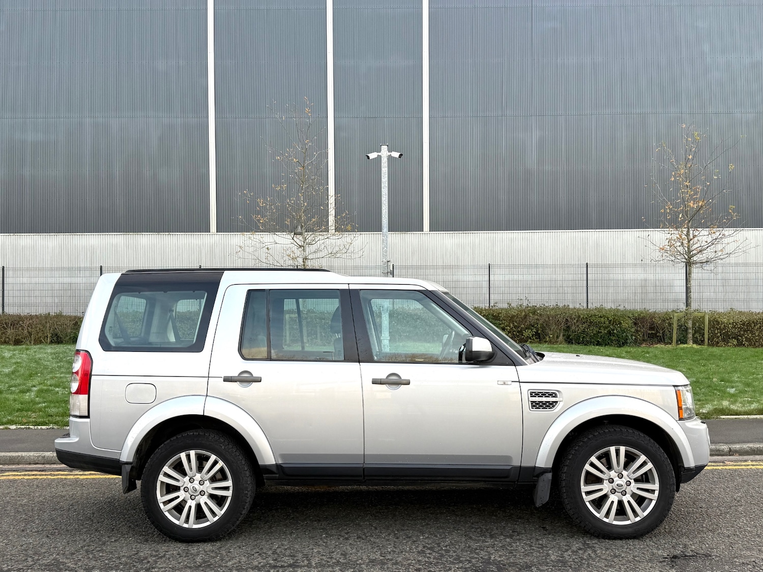Used Land Rover Discovery 2013 for sale - 76652293: Photo 2