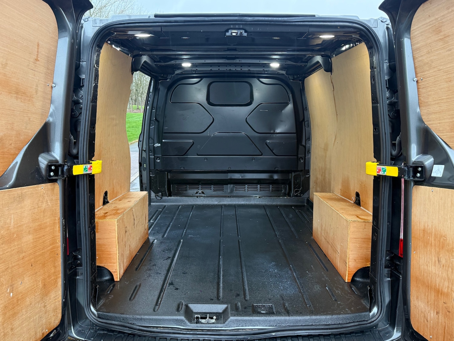 Used Ford Transit Custom 2019 for sale - 77877633: Photo 12