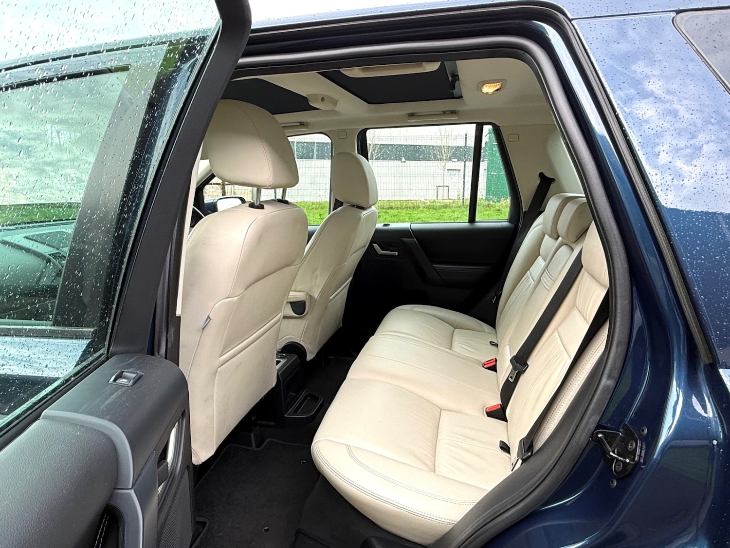 Used Land Rover Freelander 2011 for sale - 76885156: Photo 13