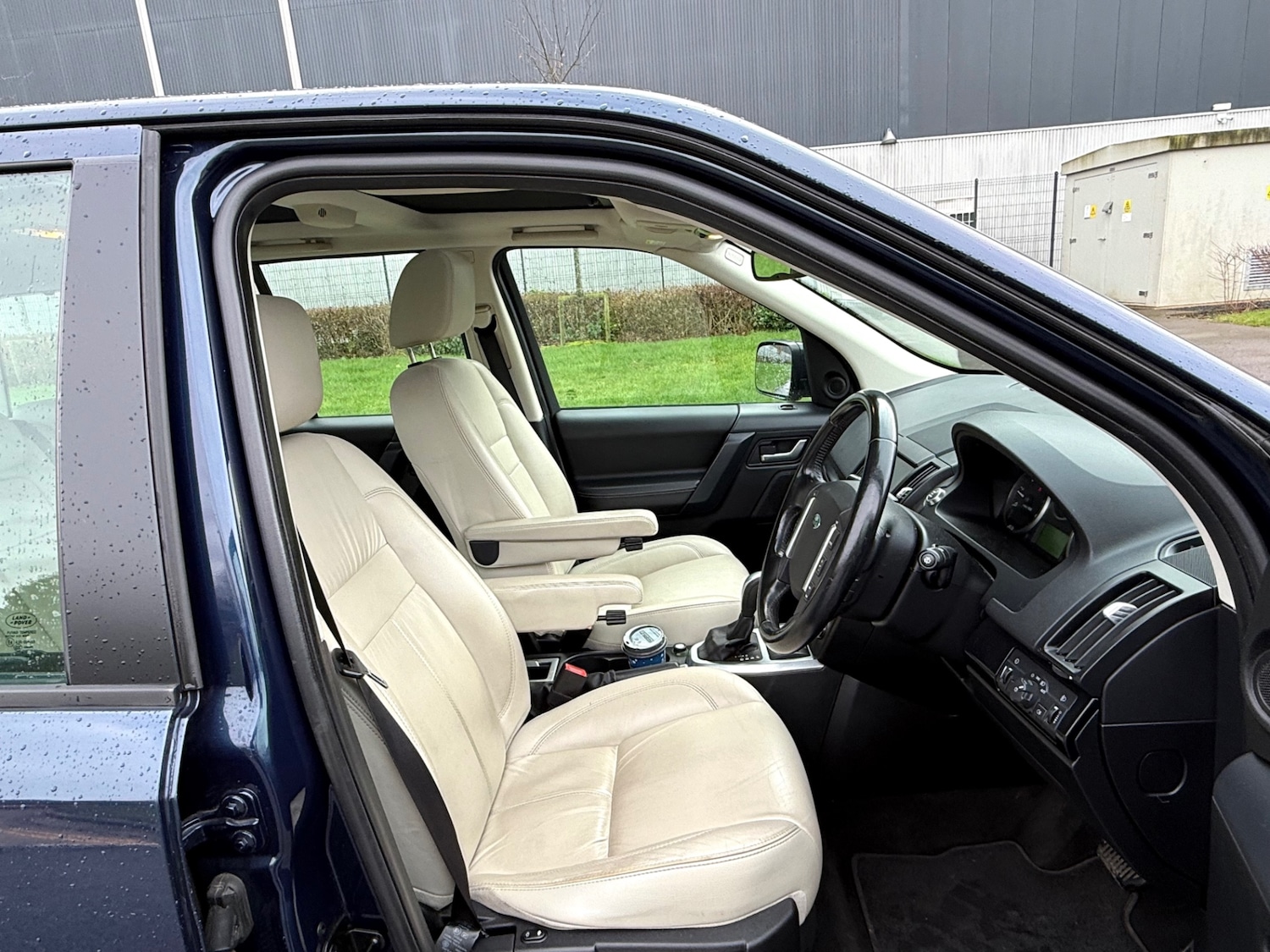 Used Land Rover Freelander 2011 for sale - 76885156: Photo 17