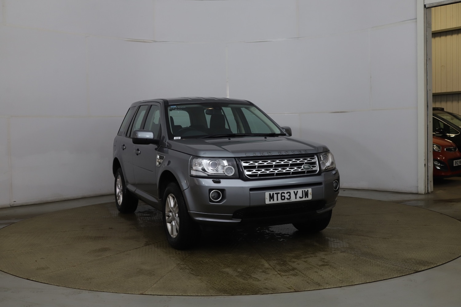 Used Land Rover Freelander 2013 for sale - 77349708: Photo 2
