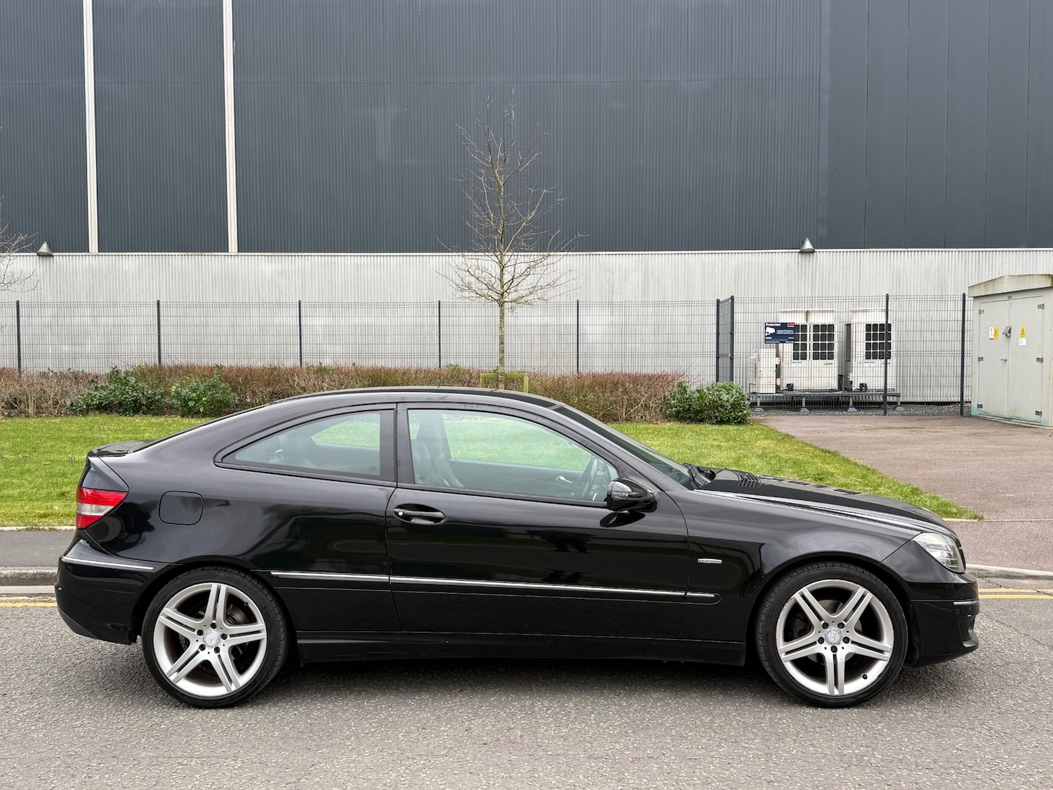 Used Mercedes-Benz CLC Class 2010 for sale - 77449854: Photo 2