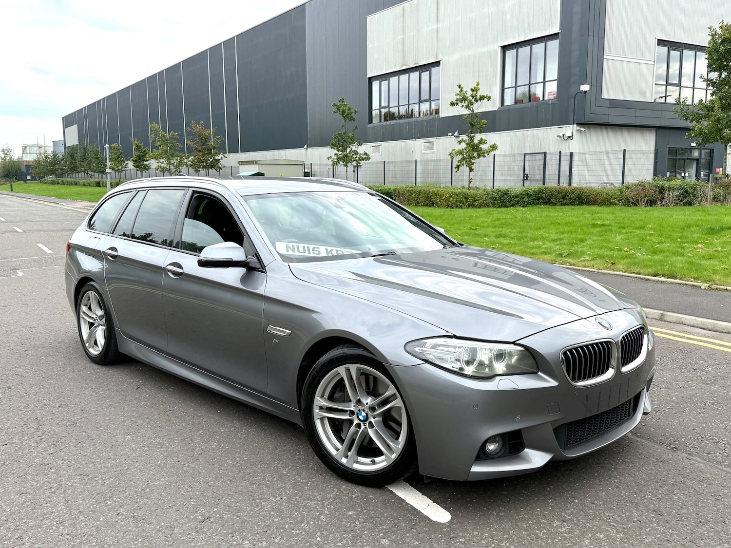 Used BMW 5 Series 2015 for sale - 76143952: Photo 2