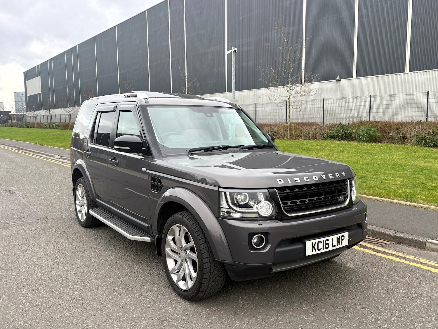 Used Land Rover Discovery 2016 for sale - 77449592: Photo 8