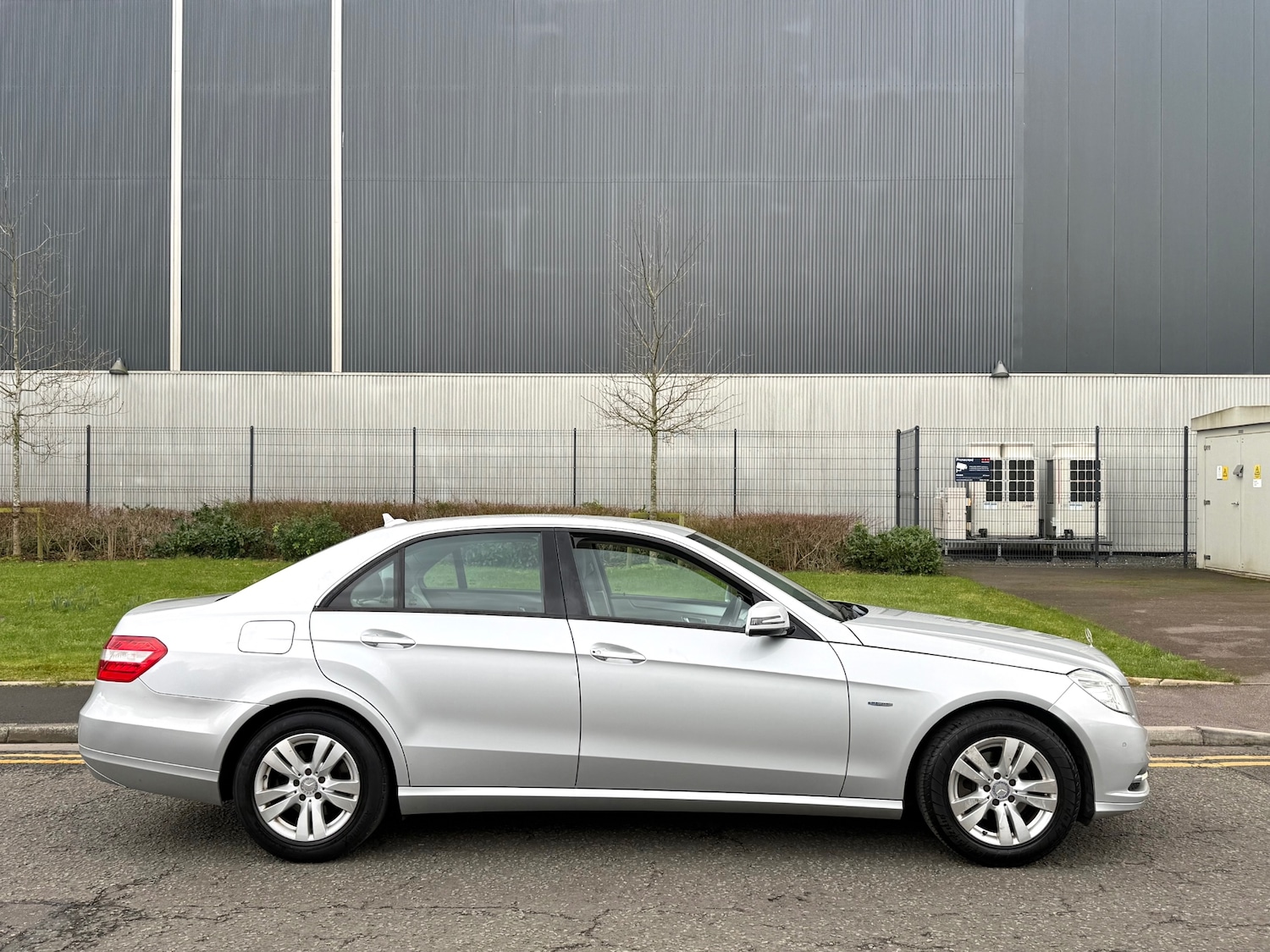 Used Mercedes-Benz E Class 2013 for sale - 77494519: Photo 2