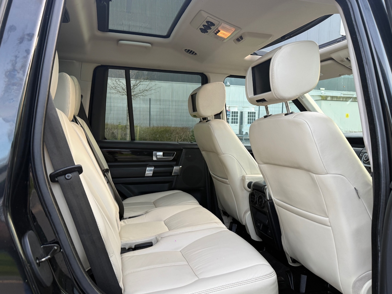 Used Land Rover Discovery 2014 for sale - 77952240: Photo 12