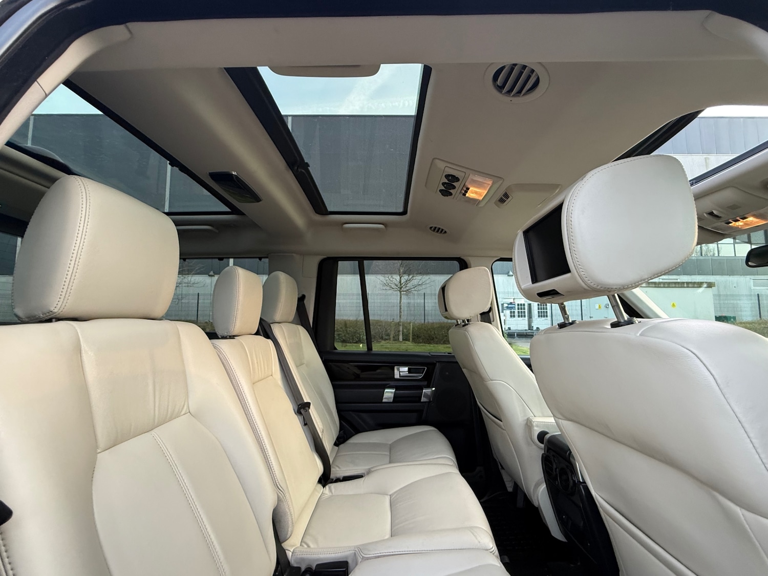 Used Land Rover Discovery 2014 for sale - 77952240: Photo 13