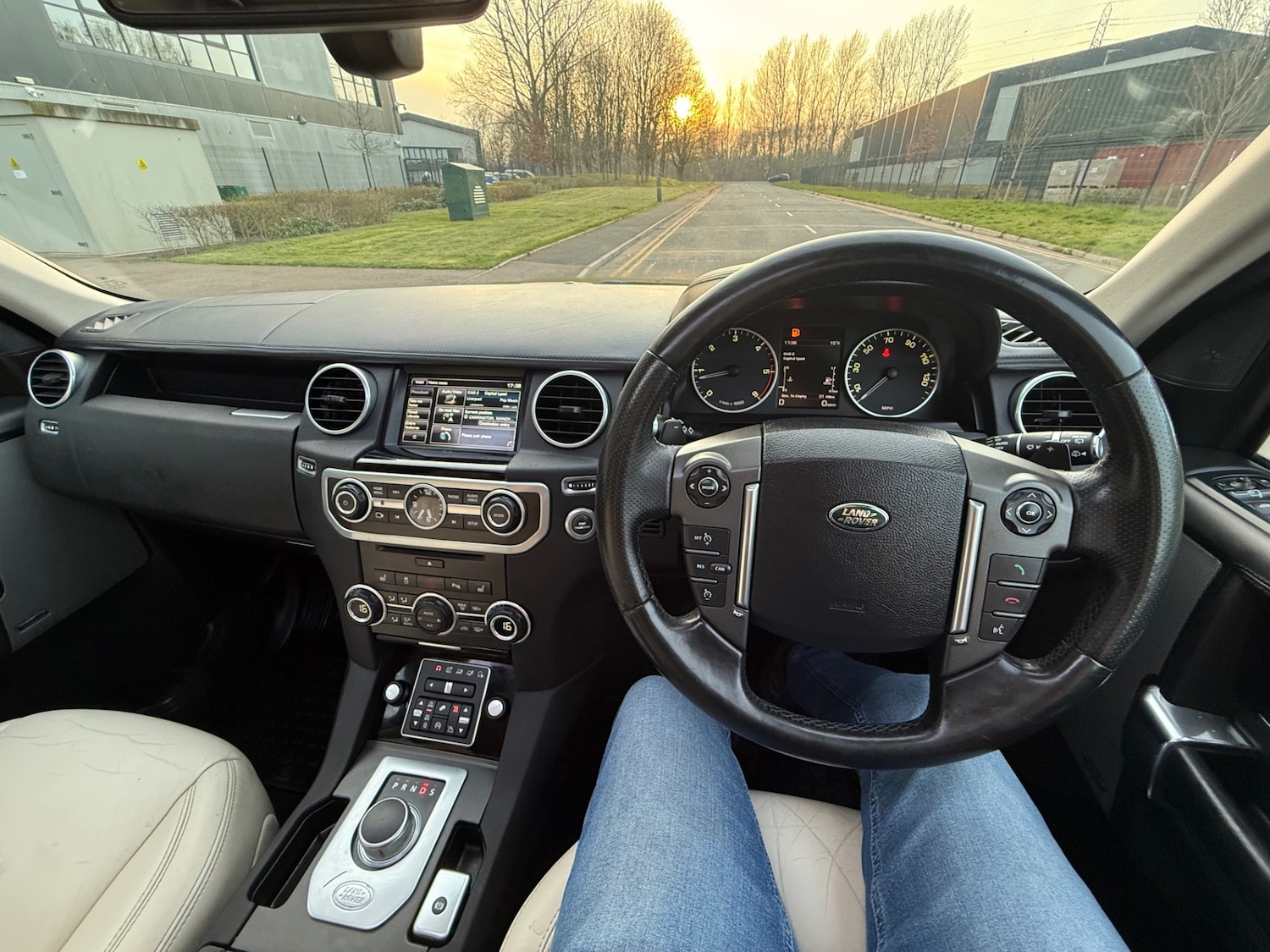 Used Land Rover Discovery 2014 for sale - 77952240: Photo 22